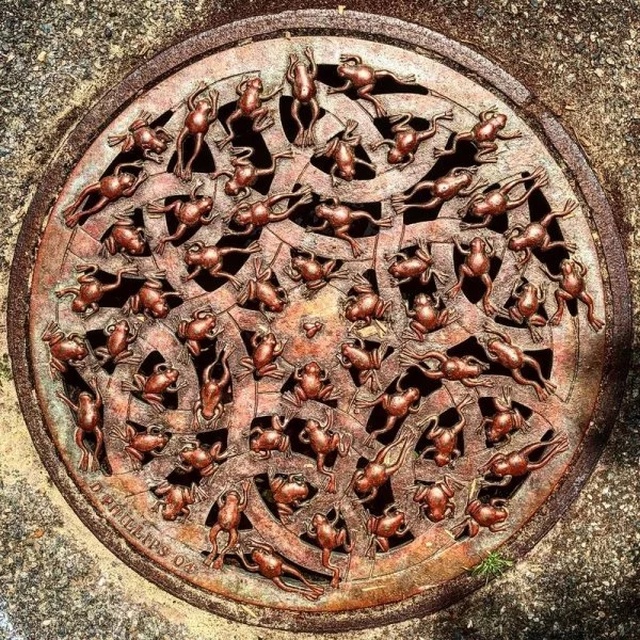 Manhole Art (27 pics)