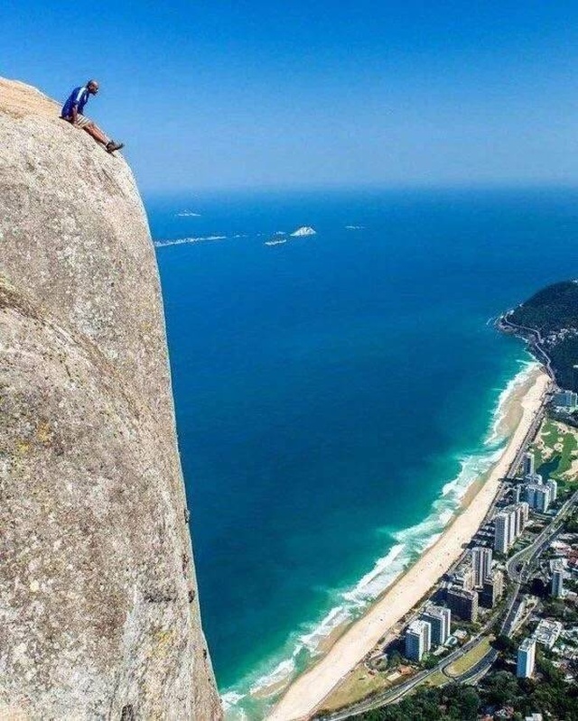 These People Are Not Afraid Of Heights (21 pics)