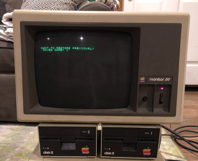 Man Finds His 35-Year-Old Computer With Games He Saved When He Was A Kid (22 pics)