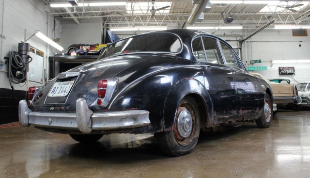 Man Buys A House, Finds A Unique Car In The Shed (19 pics)