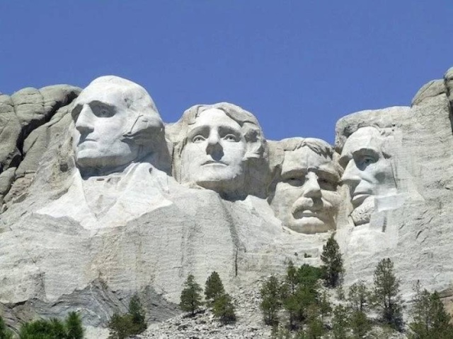 Secret Facts About Famous Landmarks (20 pics)