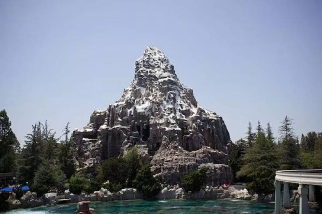 Secret Facts About Famous Landmarks (20 pics)