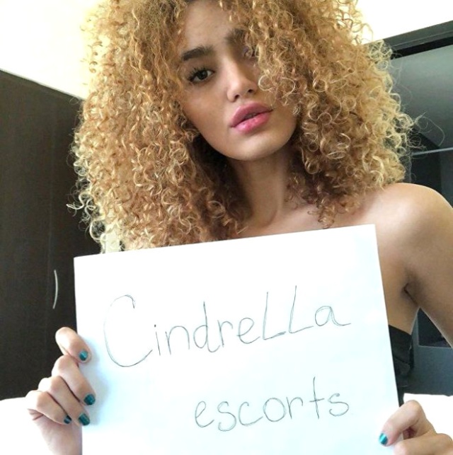 This Model Sold Virginity For $2.6 Million (14 pics)