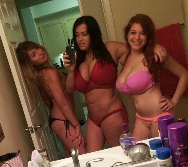 Very Hot Girls (40 pics)