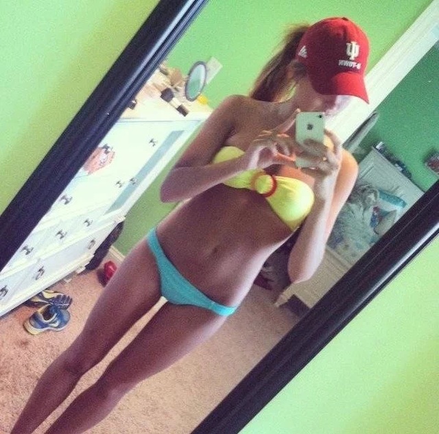 Very Hot Girls (40 pics)