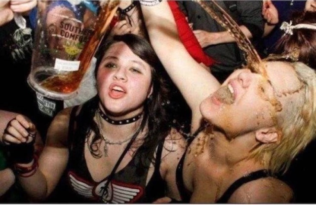 Drunk People Doing Stupid Things (56 pics)