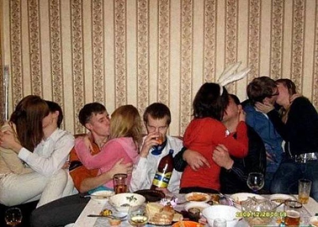 Drunk People Doing Stupid Things (56 pics)