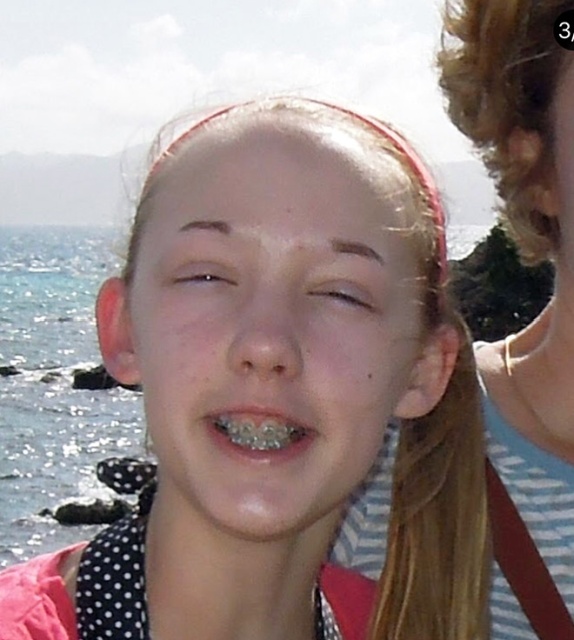 Women Who Don’t Understand Eyebrows (21 pics)