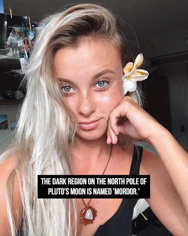 Hot Girls And Facts (23 pics)