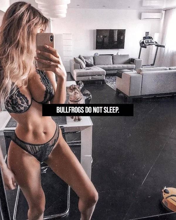 Hot Girls And Facts (23 pics)