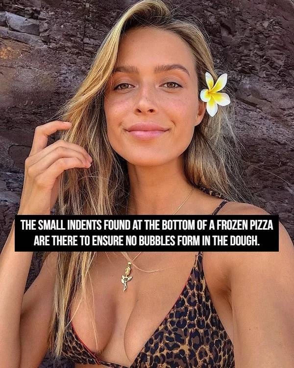 Hot Girls And Facts (23 pics)