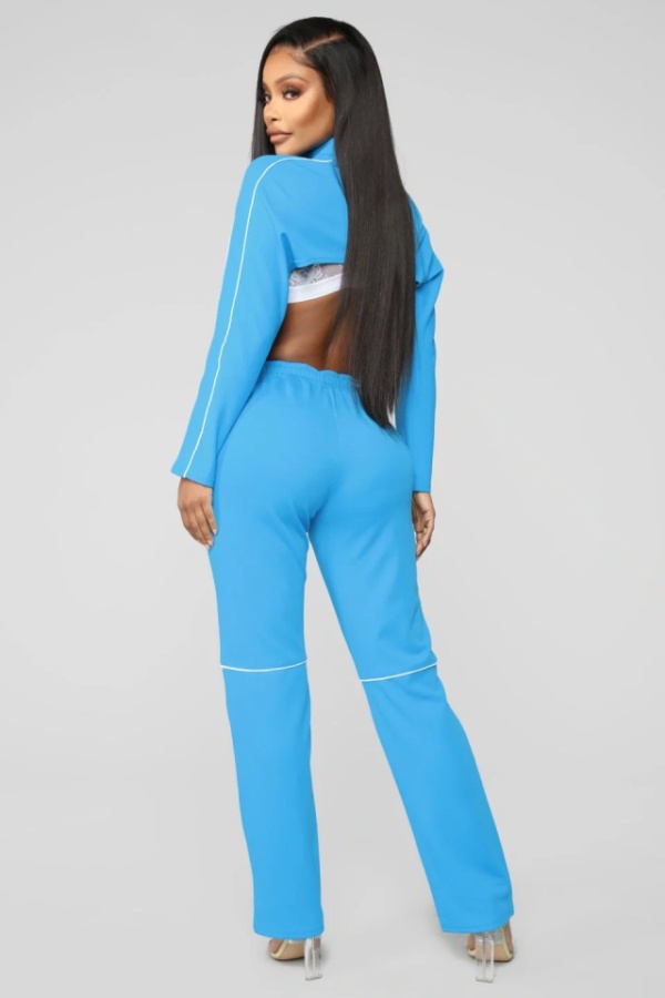 Fashion Nova’s Tracksuit Top Makes Girls Look Topless (3 pics)