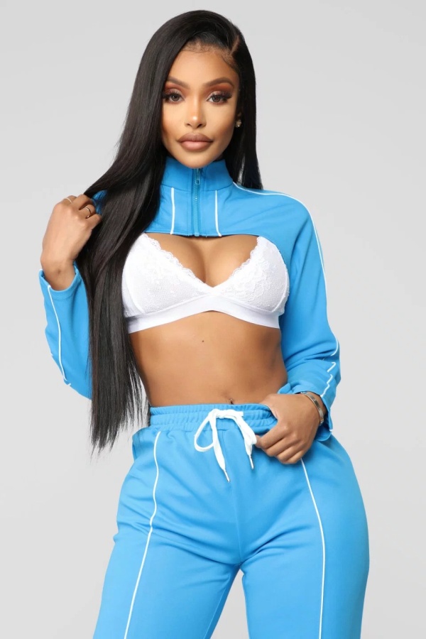 Fashion Nova’s Tracksuit Top Makes Girls Look Topless (3 pics)