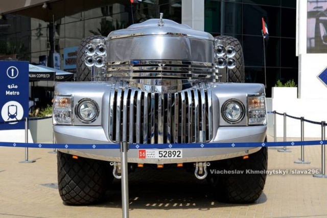 The Largest SUV In The World (6 pics)