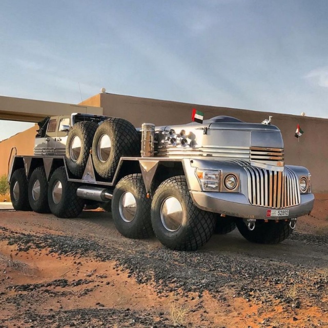 The Largest SUV In The World (6 pics)