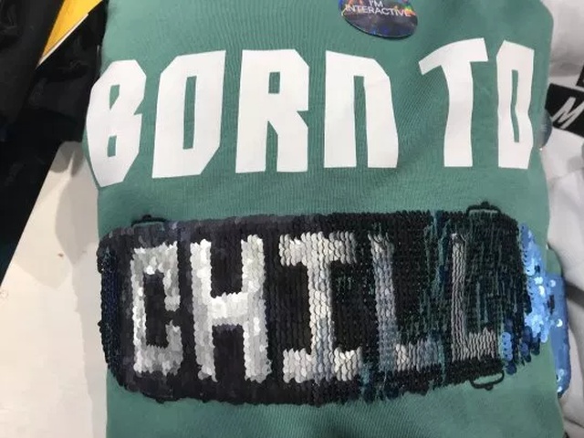 Hilarious H&M T-shirt Design Flaw Revealed By Scottish Children (3 pics)