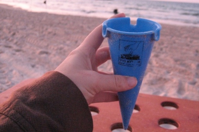 Ashtrays (6 pics)