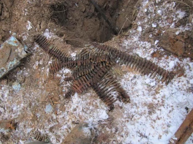 German Machine Gun Found From World War II (10 pics)