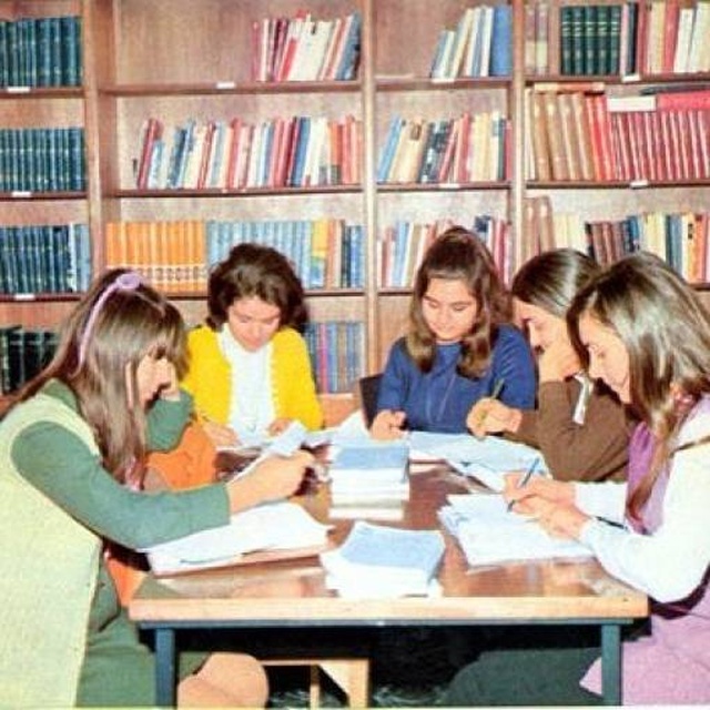 Iranian Women Before The Islamic Revolution Of 1979 (19 pics)