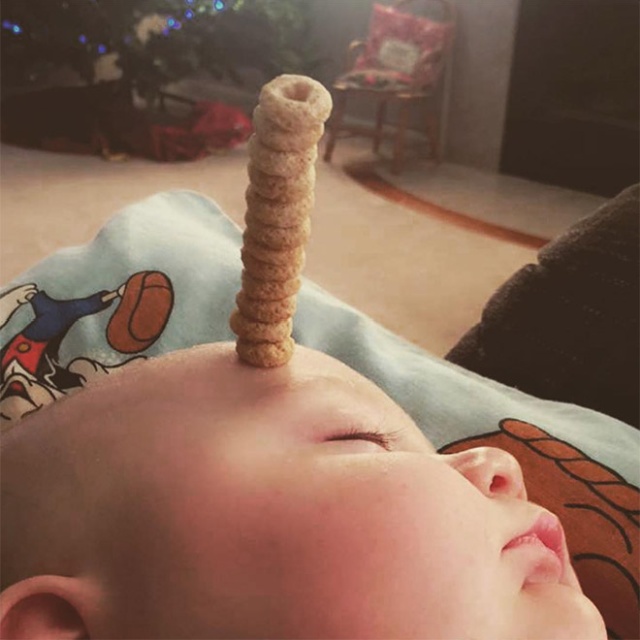 Dumb Viral Trend: Stacking Cheerios On Babies (20 pics)