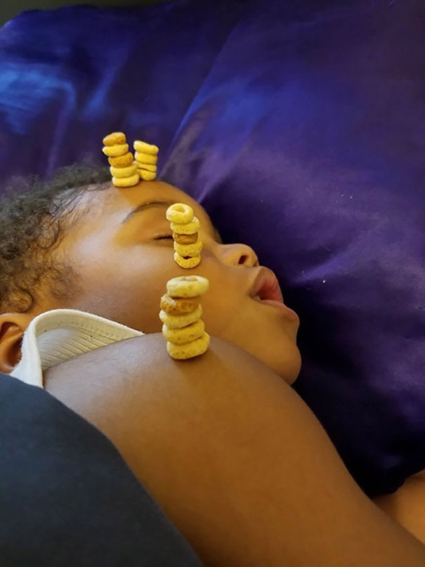 Dumb Viral Trend: Stacking Cheerios On Babies (20 pics)