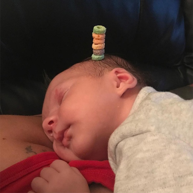 Dumb Viral Trend: Stacking Cheerios On Babies (20 pics)