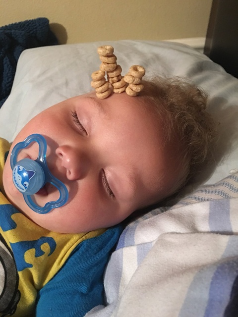 Dumb Viral Trend: Stacking Cheerios On Babies (20 pics)