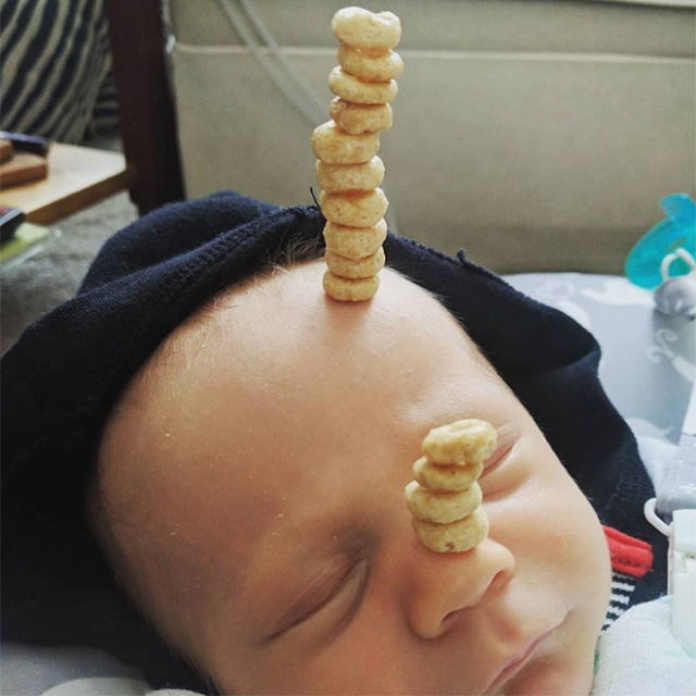 Dumb Viral Trend: Stacking Cheerios On Babies (20 pics)