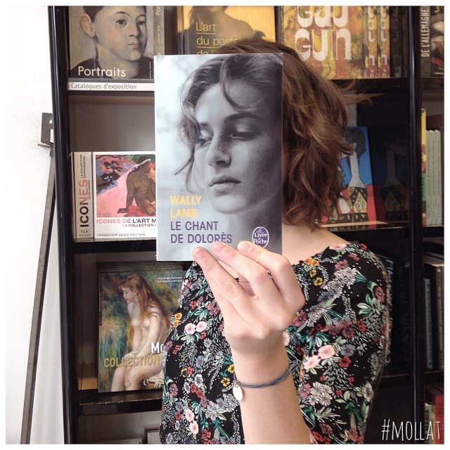 How Bored Bookstore Employees Entertain Themselves (30 pics)