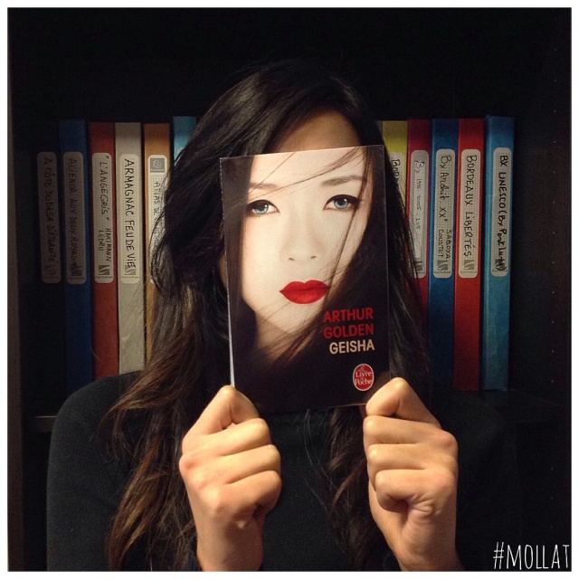 How Bored Bookstore Employees Entertain Themselves (30 pics)