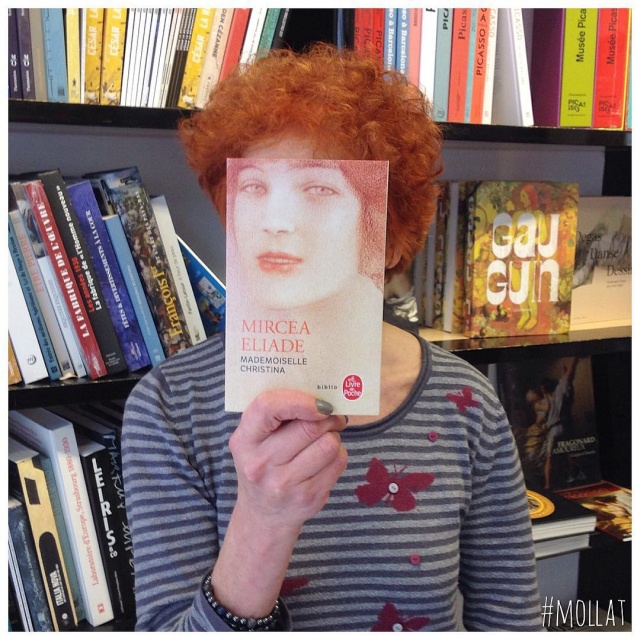 How Bored Bookstore Employees Entertain Themselves (30 pics)