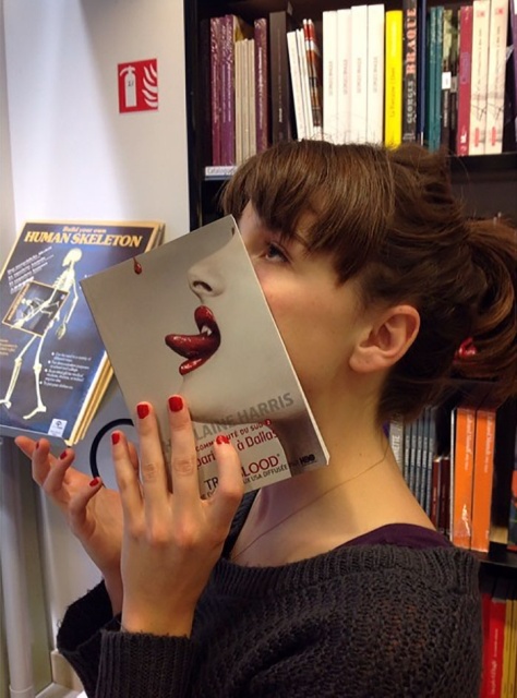 How Bored Bookstore Employees Entertain Themselves (30 pics)