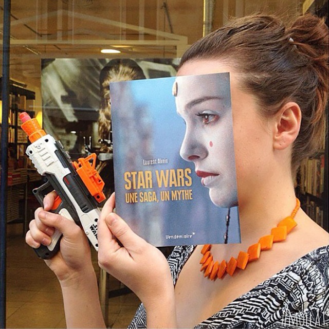 How Bored Bookstore Employees Entertain Themselves (30 pics)