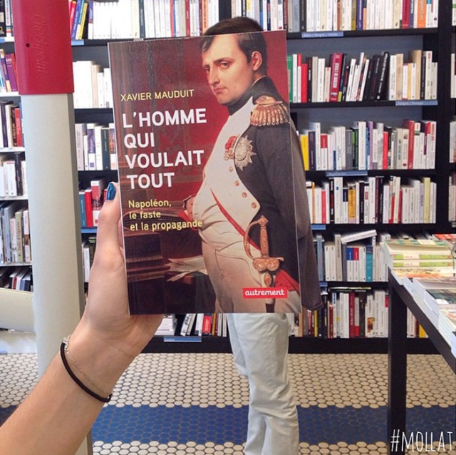 How Bored Bookstore Employees Entertain Themselves (30 pics)