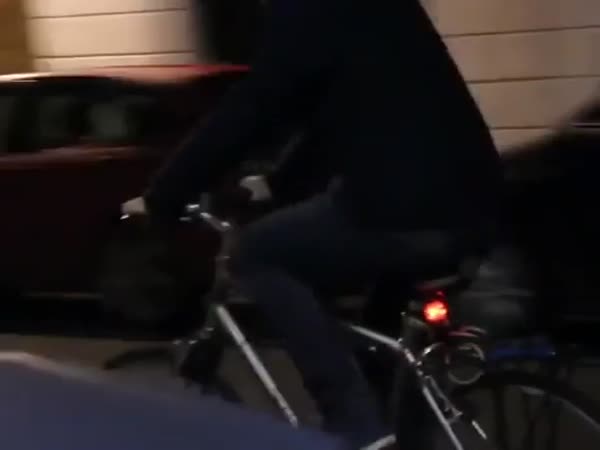 Portable Turn Signal For Bicycles