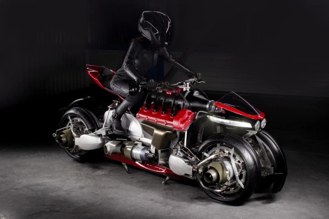 Flying Motorcycle That Transforms Into Quadricopter In 60 Seconds (7 pics)