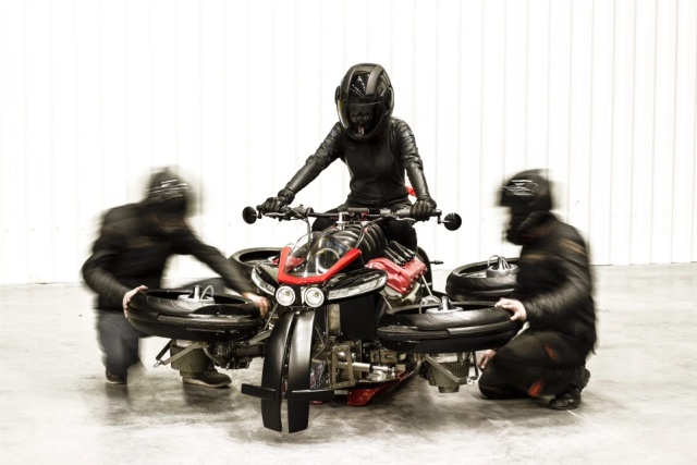 Flying Motorcycle That Transforms Into Quadricopter In 60 Seconds (7 pics)