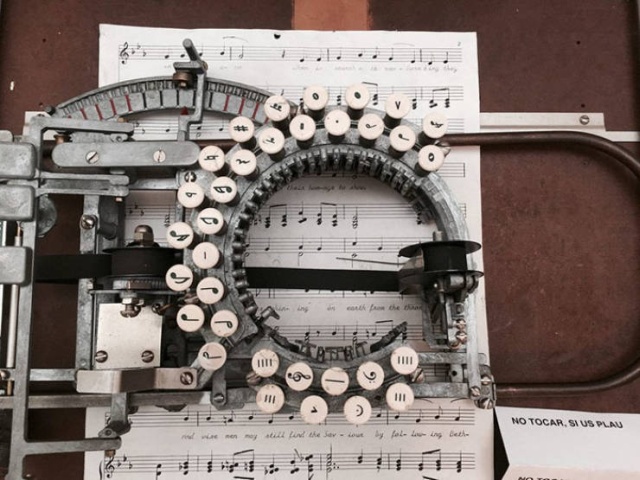Music Typewriter (21 pics)