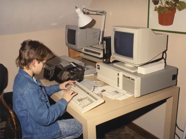 ’80s Geeks. Are They All Billionaires Now? (16 pics)
