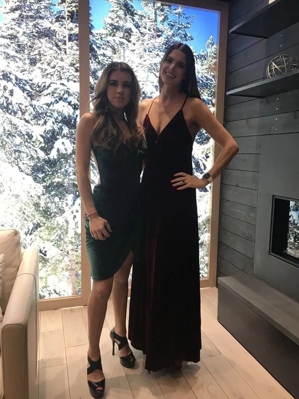 Girls In Tight Dresses (30 pics)