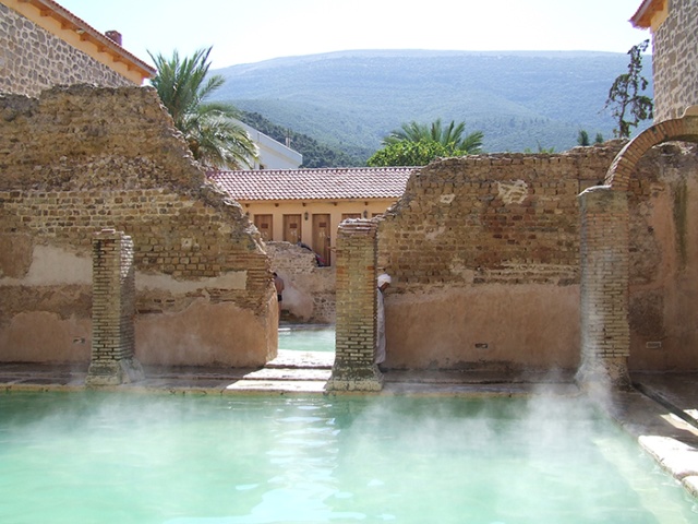 This Roman Bathhouse Was Built Over 2,000 Years Ago And Is Still Up And ...