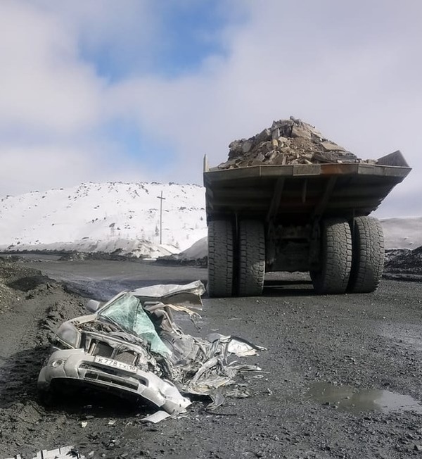 Dump Truck Accident. The Pickup Driver Walked Away Without Injuries (7 pics)
