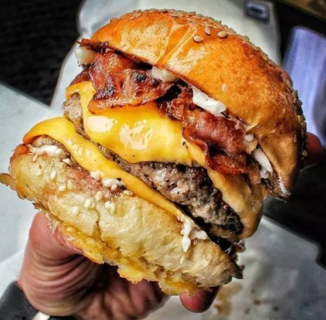 Yummy Burgers (26 pics)