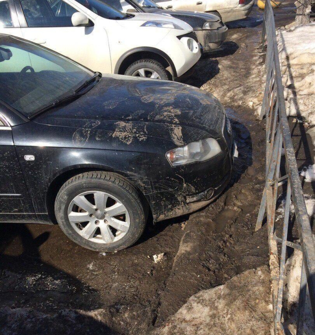 Parking In Russia (3 pics)