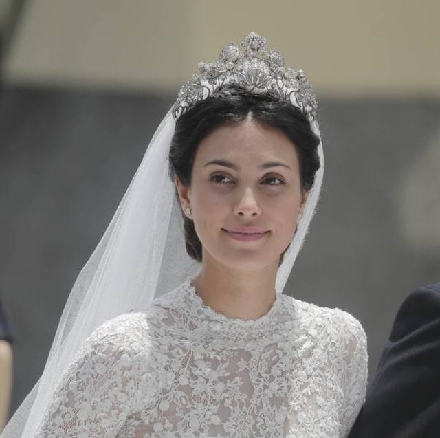 Beautiful Royal Women From Different Countries (24 pics)