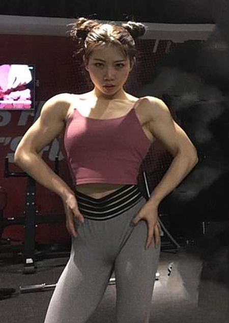 The King Kong Barbie, 21-Year-Old Doll-Faced Bodybuilder (9 pics)