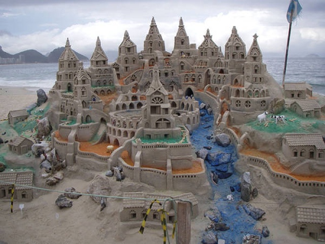 Awesome Sand Sculptures (26 pics)