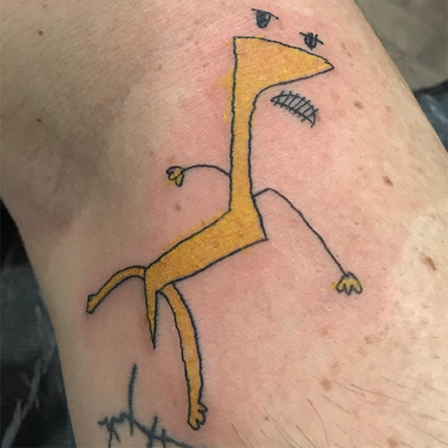This Brazilian Tattoo Artist Can’t Draw, And That’s Why People Love Her (20 pics)