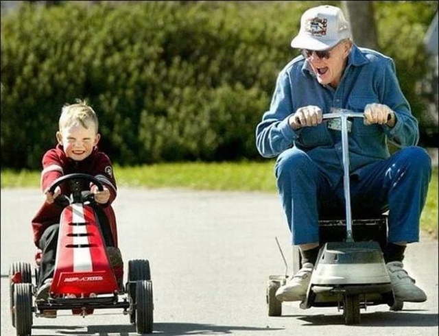 Old People Have Fun (25 pics)