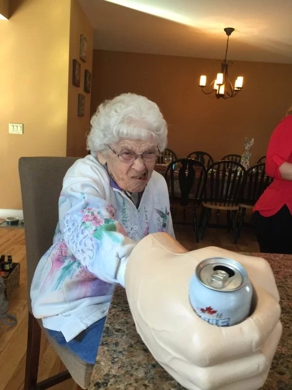 Old People Have Fun (25 pics)